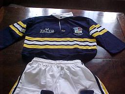 Exalumnos con la camiseta bien puesta